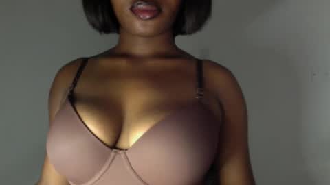 delilah online show from 19, 4, 2026