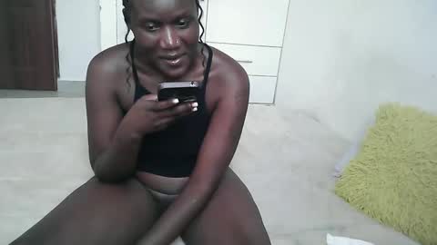 Snapshot of ebony_sisie chatting on 16, 3, 2026 ebony_sisie online show from 16, 3, 2026