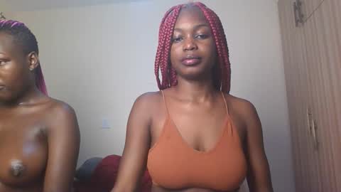 Snapshot of ebonydreamgirl_ chatting on 28, 9, 2025 ebonydreamgirl_ online show from 28, 9, 2025