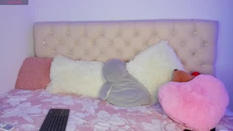 Queen Ebony online show from 4, 3, 2025