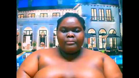 Snapshot of ebonyhotbuns4u2luv chatting on 11, 9, 2025 ebonyhotbuns4u2luv online show from 11, 9, 2025