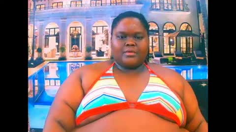 Snapshot of ebonyhotbuns4u2luv chatting on 12, 6, 2026 ebonyhotbuns4u2luv online show from 12, 6, 2026