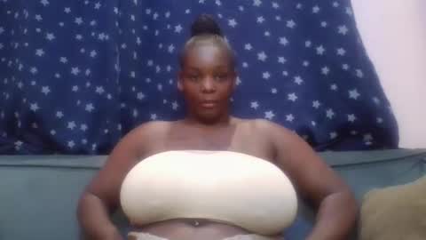 Snapshot of ebonymayahh chatting on 2, 5, 2026 ebonymayahh online show from 2, 5, 2026