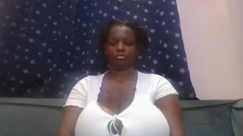 Snapshot of ebonymayahh chatting on 6, 5, 2026 ebonymayahh online show from 6, 5, 2026