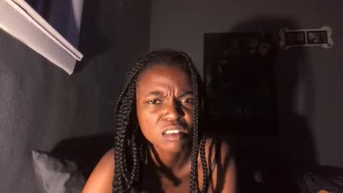 Snapshot of ebonyqueen00 chatting on 26, 9, 2025 Bliss Thee Siren online show from 26, 9, 2025