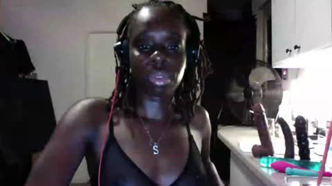 Snapshot of ebonyroseluv chatting on 2, 8, 2026 ebonyroseluv online show from 2, 8, 2026