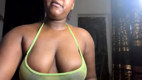 Snapshot of ebonysquirt_xx chatting on 7, 2, 2026 Dara online show from 7, 2, 2026