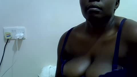 Snapshot of ebonytiffany chatting on 22, 1, 2025 ebonytiffany online show from 22, 1, 2025