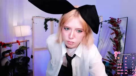 Asuna  Lana  online show from 22, 12, 2025