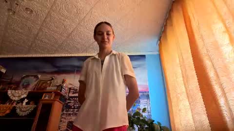 Snapshot of edithpeters chatting on 23, 7, 2026 Annie online show from 23, 7, 2026