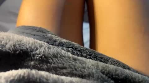 Snapshot of edralyn_cb chatting on 7, 11, 2025 edralyn_cb online show from 7, 11, 2025