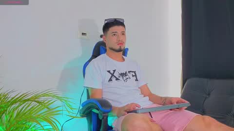 Edward Ross online show from 2, 11, 2025