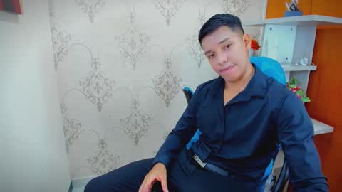 Snapshot of edwin_blaz chatting on 24, 10, 2025 edwin blaz. online show from 24, 10, 2025