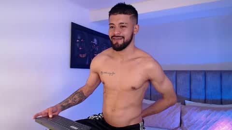 eevil_boys_77 online show from 27, 10, 2025