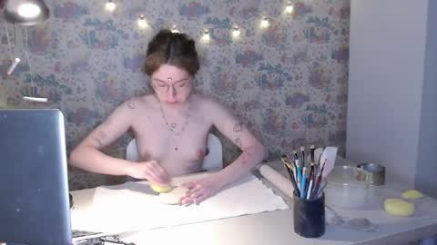 Snapshot of effa__laska chatting on 28, 4, 2026 effa__laska online show from 28, 4, 2026