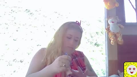 Snapshot of effata chatting on 9, 10, 2025 effata online show from 9, 10, 2025