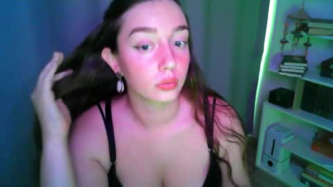 Snapshot of effie_balconii chatting on 20, 9, 2025 effie_balconii online show from 20, 9, 2025