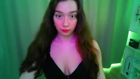 Snapshot of effie_balconii chatting on 4, 5, 2026 effie_balconii online show from 4, 5, 2026