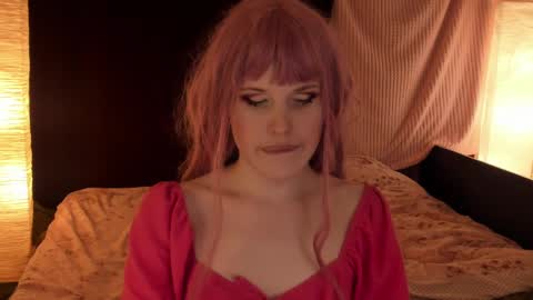 Effie Mur online show from 8, 2, 2025