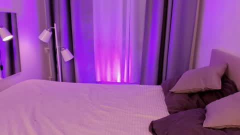 Effie Mur online show from 5, 2, 2026