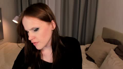 Effie Mur online show from 10, 4, 2026