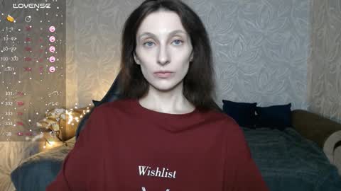 Snapshot of effy_gray chatting on 28, 9, 2025 Anna online show from 28, 9, 2025