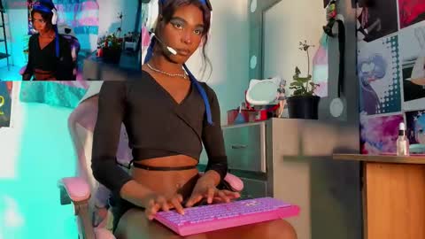 Snapshot of effy_marinn chatting on 19, 9, 2025 effy_marinn online show from 19, 9, 2025