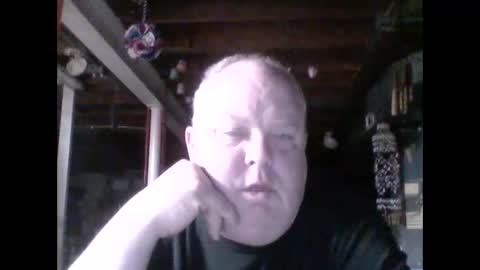 Snapshot of efriff chatting on 23, 4, 2026 efriff online show from 23, 4, 2026