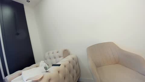 Snapshot of ehotlovea chatting on 11, 1, 2025 Erik and Alice online show from 11, 1, 2025