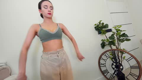 Snapshot of ehotlovea chatting on 13, 1, 2025 Erik and Alice online show from 13, 1, 2025