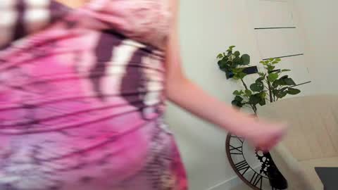 Snapshot of ehotlovea chatting on 15, 1, 2025 Erik and Alice online show from 15, 1, 2025