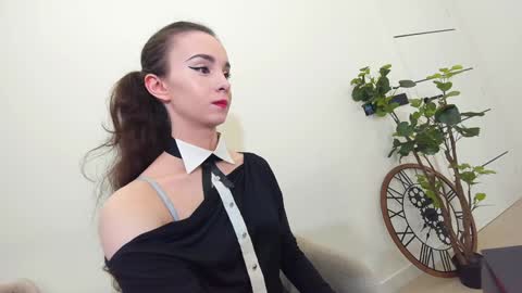 Snapshot of ehotlovea chatting on 2, 2, 2025 Erik and Alice online show from 2, 2, 2025