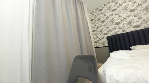 Snapshot of ehotlovea chatting on 9, 2, 2025 Erik and Alice online show from 9, 2, 2025