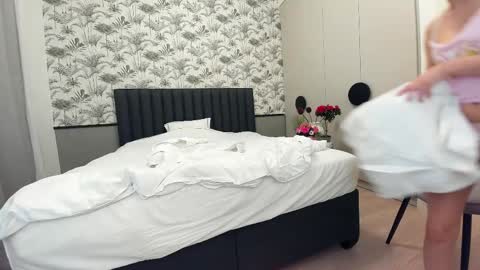 Snapshot of ehotlovea chatting on 17, 2, 2025 Erik and Alice online show from 17, 2, 2025