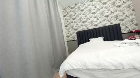 Snapshot of ehotlovea chatting on 18, 2, 2025 Erik and Alice online show from 18, 2, 2025