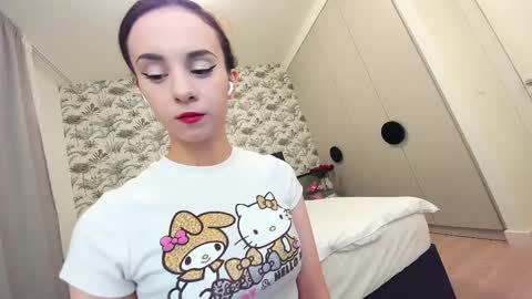 Snapshot of ehotlovea chatting on 18, 2, 2025 Erik and Alice online show from 18, 2, 2025