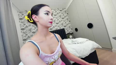 Snapshot of ehotlovea chatting on 28, 2, 2025 Erik and Alice online show from 28, 2, 2025
