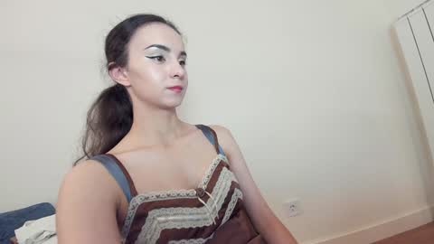 Snapshot of ehotlovea chatting on 12, 9, 2025 Erik and Alice online show from 12, 9, 2025