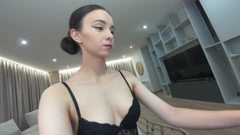 Snapshot of ehotlovea chatting on 10, 10, 2025 Erik and Alice online show from 10, 10, 2025