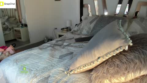 Snapshot of eileen_rose chatting on 24, 11, 2025 Eileen Rose Milf online show from 24, 11, 2025