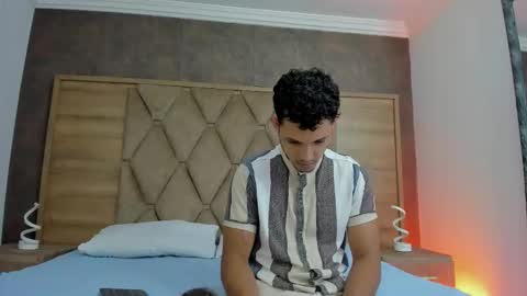 YG COUPLE online show from 16, 3, 2026