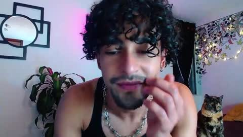 Snapshot of ekhtyr11 chatting on 1, 4, 2026 xoxo online show from 1, 4, 2026