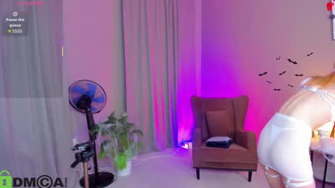 Snapshot of el1s_evans chatting on 2, 11, 2025 please read my bio there is information about private shows and about my personality online show from 2, 11, 2025