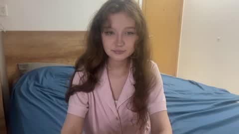 Snapshot of ela_wish chatting on 25, 6, 2026 Ela online show from 25, 6, 2026
