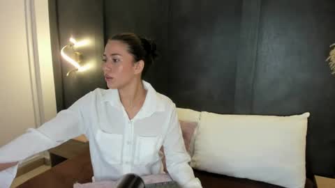 Snapshot of elaia_hatman chatting on 22, 7, 2026 E L A I A online show from 22, 7, 2026
