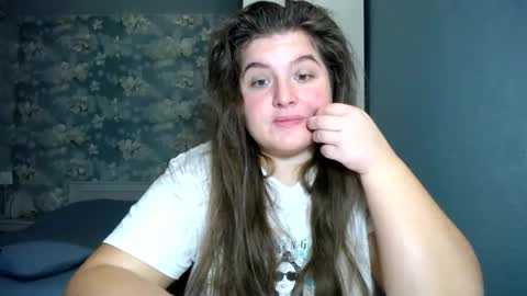 Snapshot of elanis_blair chatting on 5, 11, 2025 Elanis online show from 5, 11, 2025