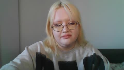 elayne_sweet online show from 16, 4, 2026