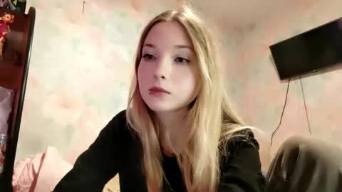 MIa online show from 8, 4, 2026