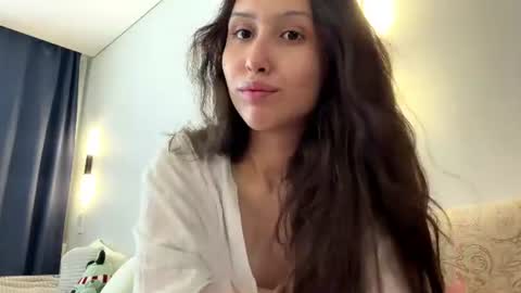 Snapshot of eleanorefrens chatting on 15, 7, 2026 Alice online show from 15, 7, 2026