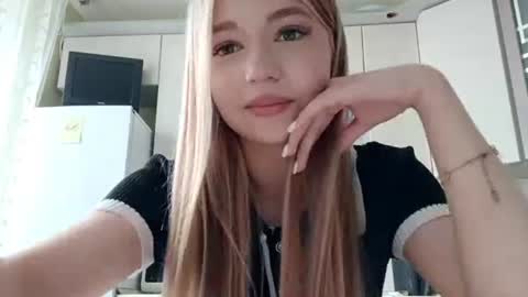 Snapshot of eleasegrumet chatting on 20, 7, 2026 Mia online show from 20, 7, 2026
